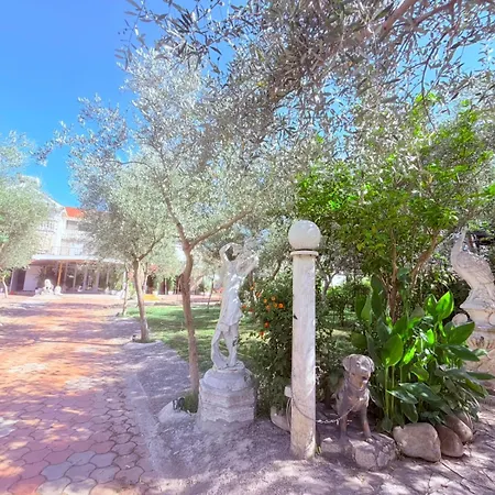 Kasa Garden 3* Dıraç