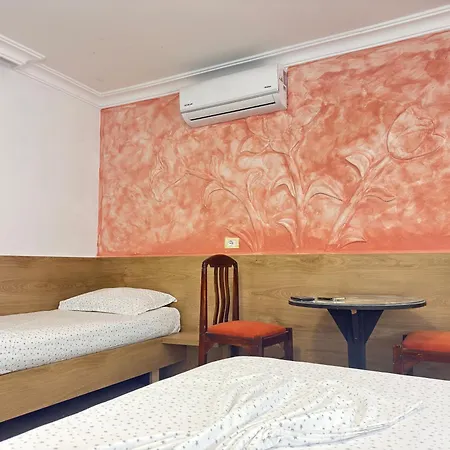 Kasa Garden 3* Durrës